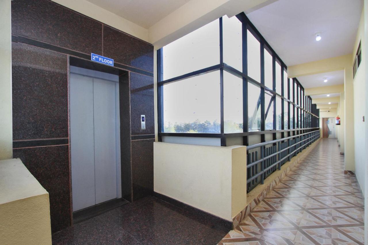 Mg Road One Hotel Bangalore Esterno foto
