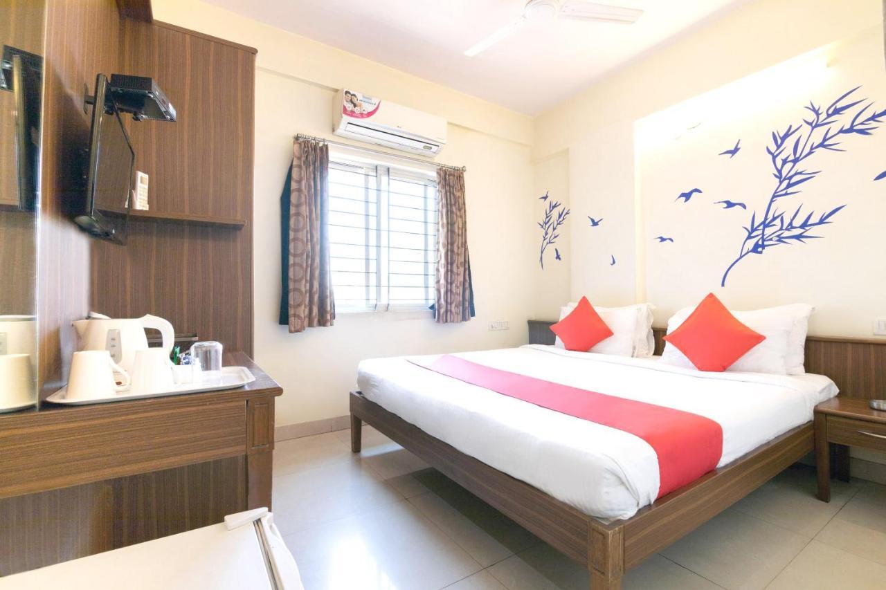 Mg Road One Hotel Bangalore Esterno foto