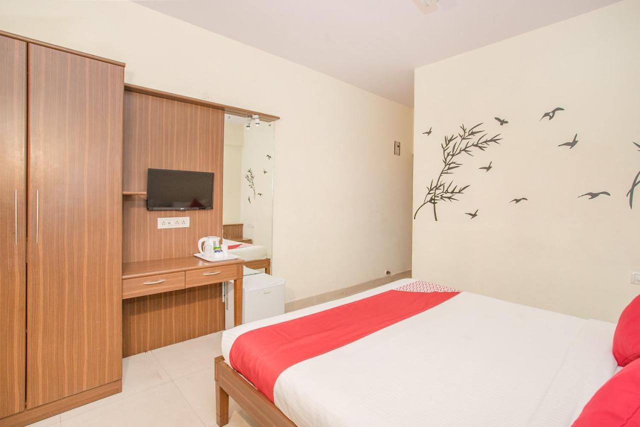 Mg Road One Hotel Bangalore Esterno foto