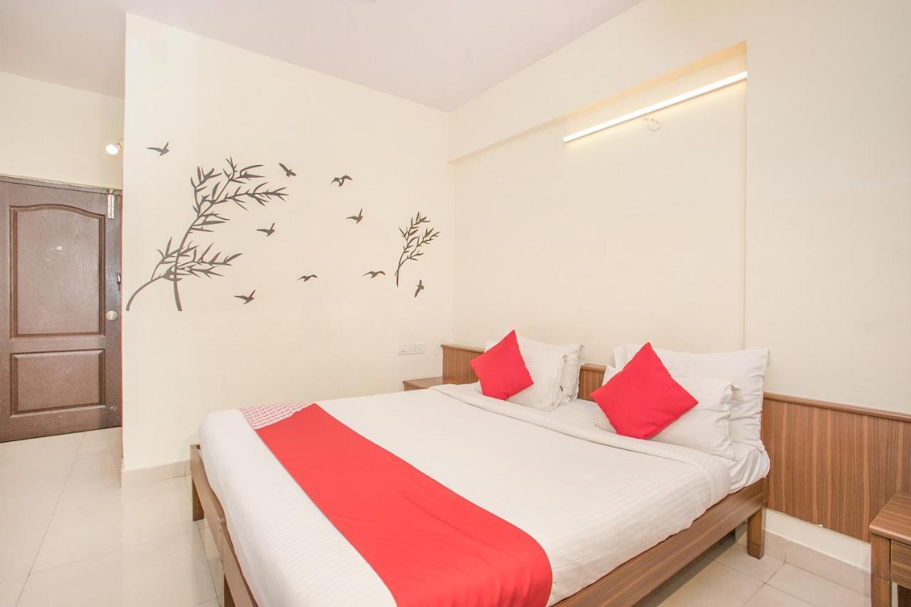 Mg Road One Hotel Bangalore Esterno foto