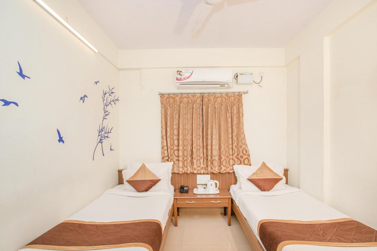 Mg Road One Hotel Bangalore Esterno foto