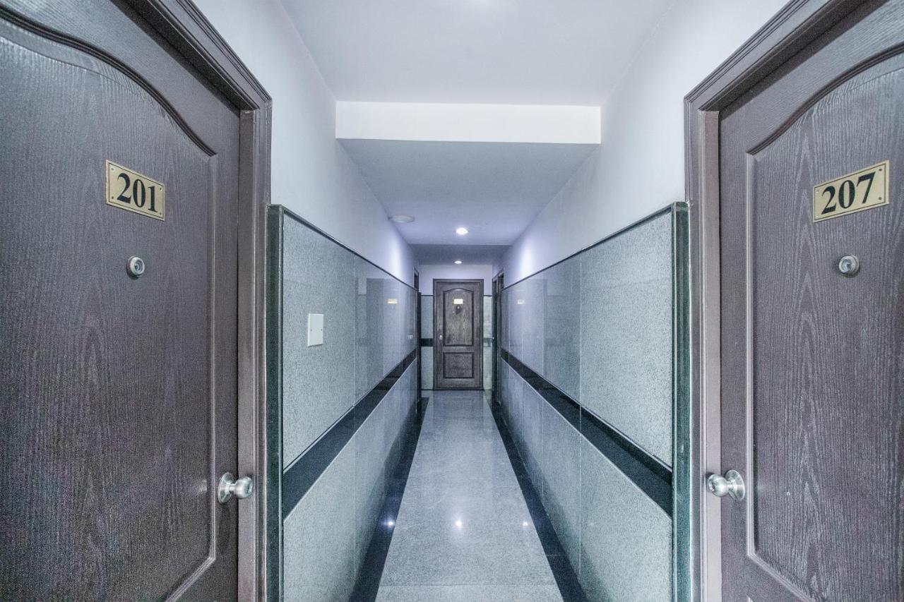 Mg Road One Hotel Bangalore Esterno foto